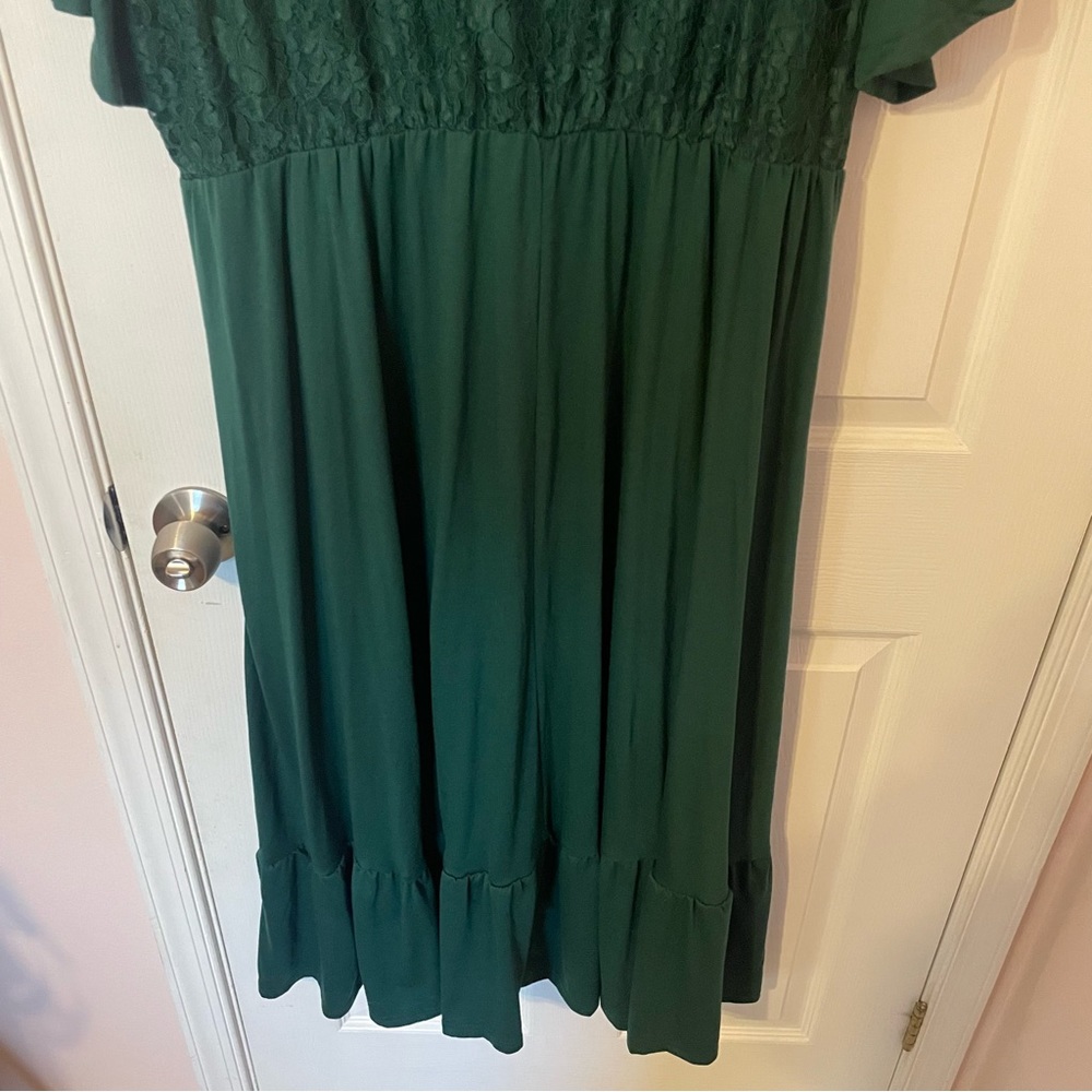 BloomChic Emerald Green Midi Dress - Picture 9 of 9